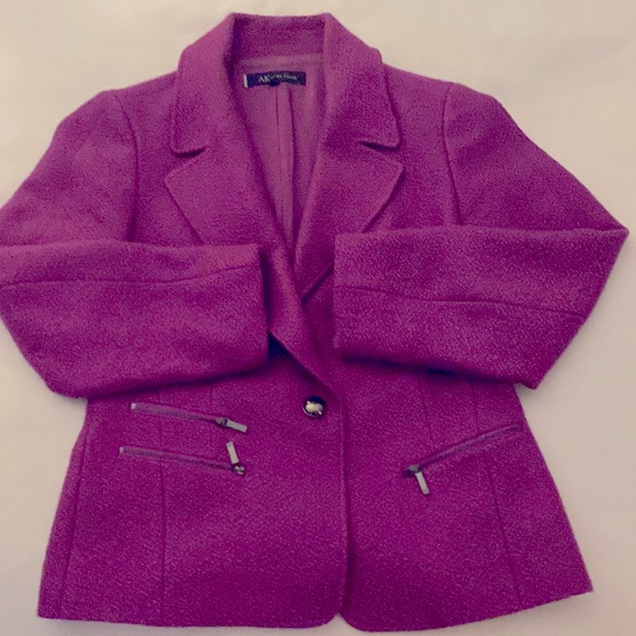 Anne Klein Size 12 Tailored Fuchsia Jacket with Zipper Pockets and Front Button. - Picture 3 of 11